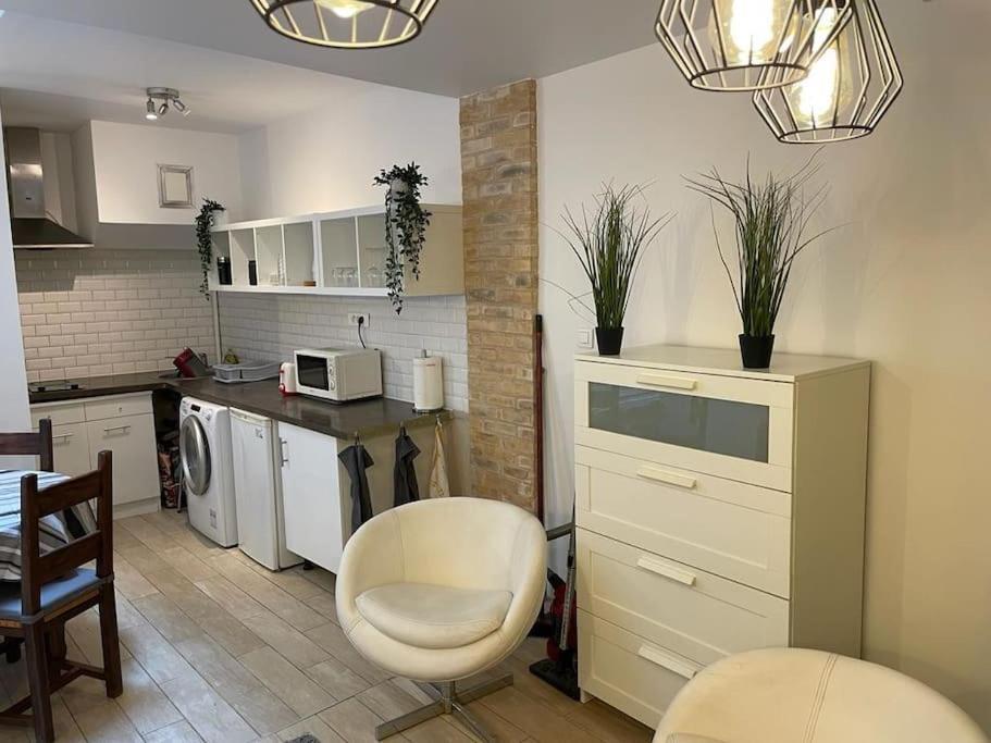 Le Cosy - 2 Pers - Hyper Centre De Fontainebleau Apartment Екстериор снимка
