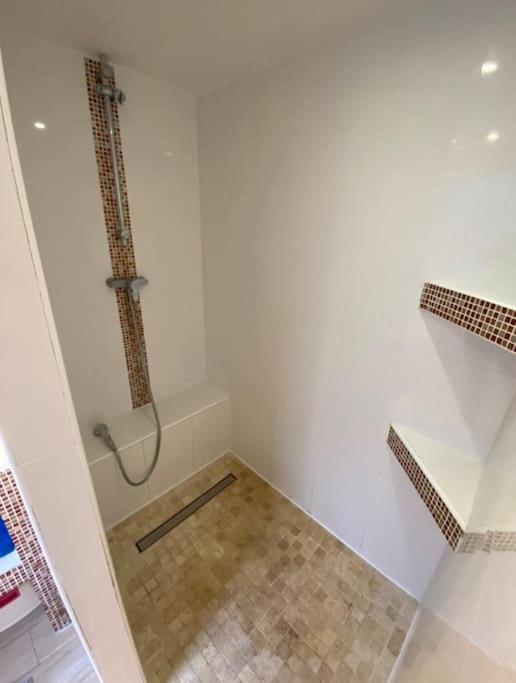 Le Cosy - 2 Pers - Hyper Centre De Fontainebleau Apartment Екстериор снимка